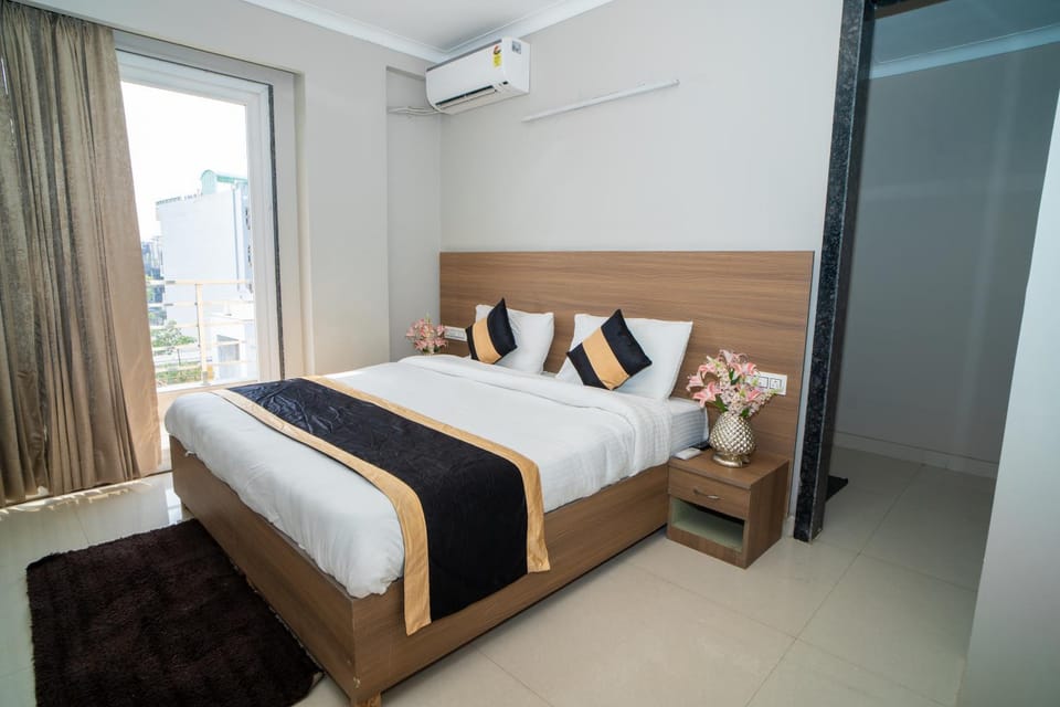 Bed, Bedroom, wardrobe, air conditioner