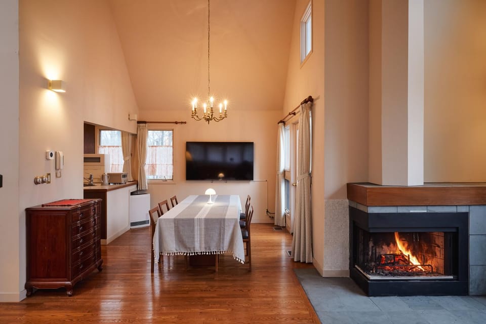 TV and multimedia, Dining area