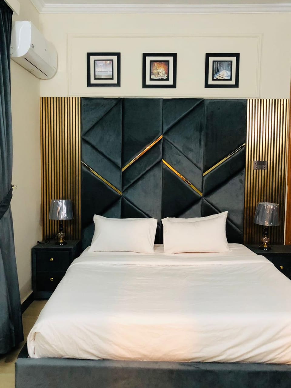 Photo of the whole room, Bedroom