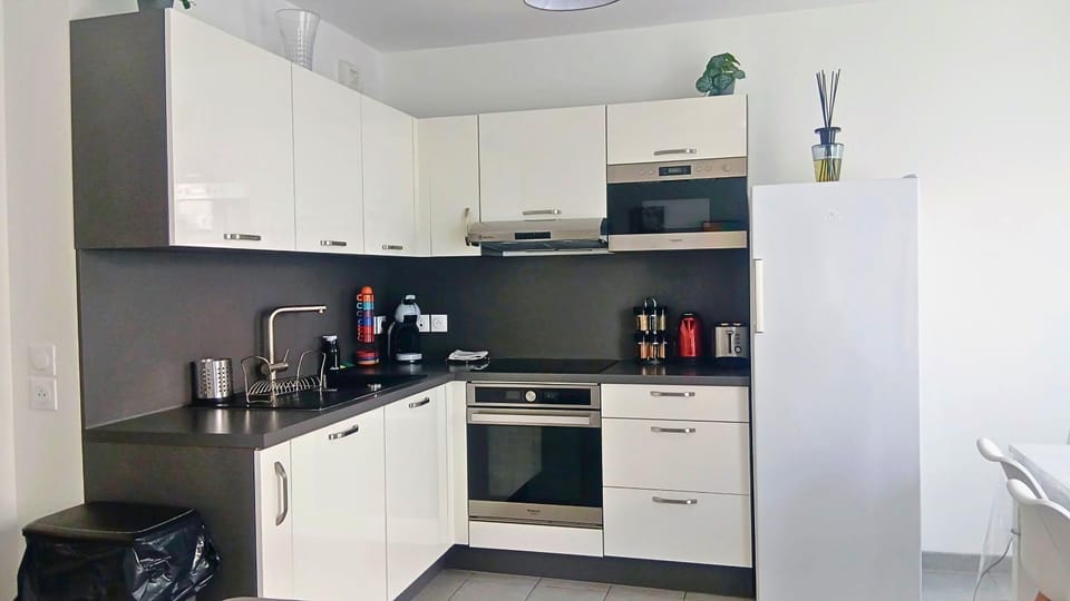 microwave, oven, stove, kitchen