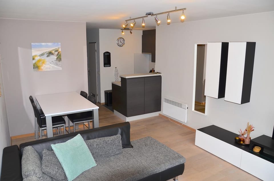 Kitchen or kitchenette, Seating area, Dining area, kitchen