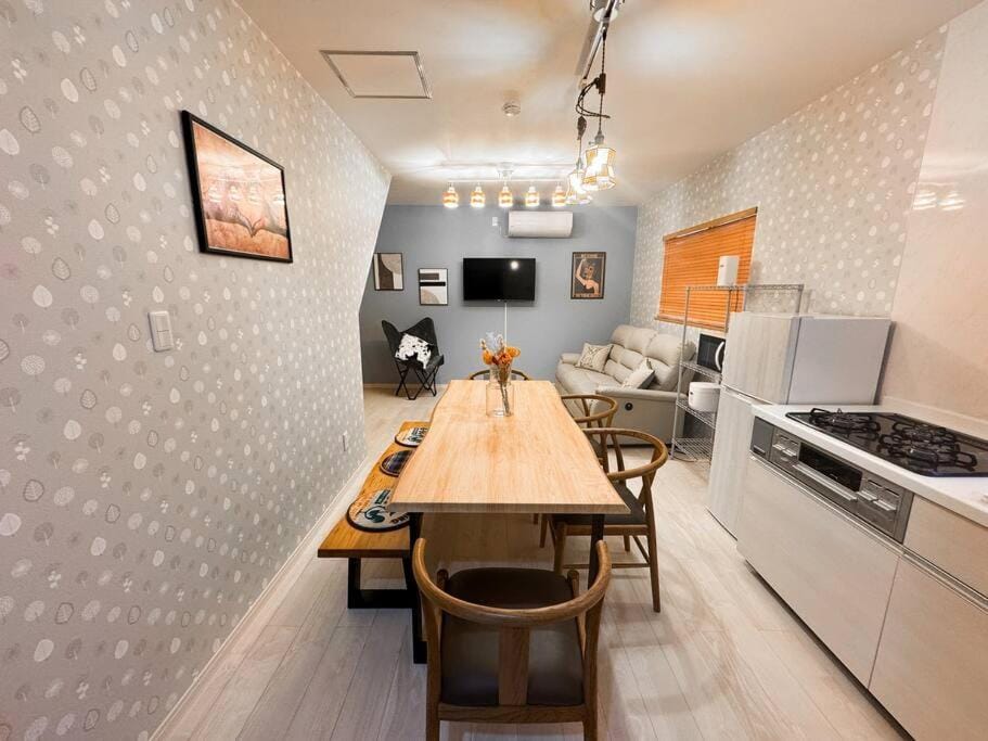 鶴見橋1 kokkara 新築リフォームのお部屋 地下鉄まで徒歩1分 ベッド5台 最大10名様 Apartment in Osaka