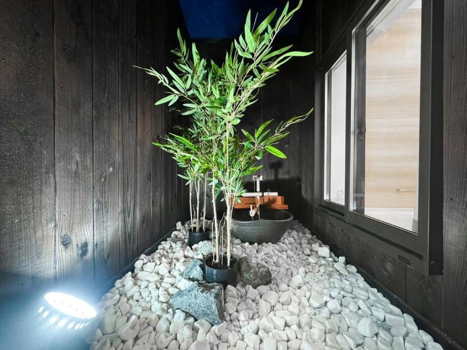 鶴見橋1 kokkara 新築リフォームのお部屋 地下鉄まで徒歩1分 ベッド5台 最大10名様 Apartment in Osaka