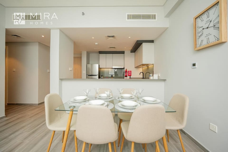 Kitchen or kitchenette, Living room, Seating area, Dining area, minibar