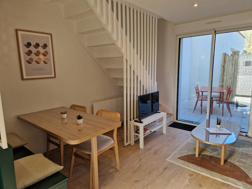 Maison avec terrasse calme - idéale déplacements pro - Borne charge voiture elec House in Carquefou