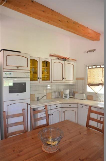 Kitchen or kitchenette, Dining area, dishwasher, minibar, pet friendly, stove