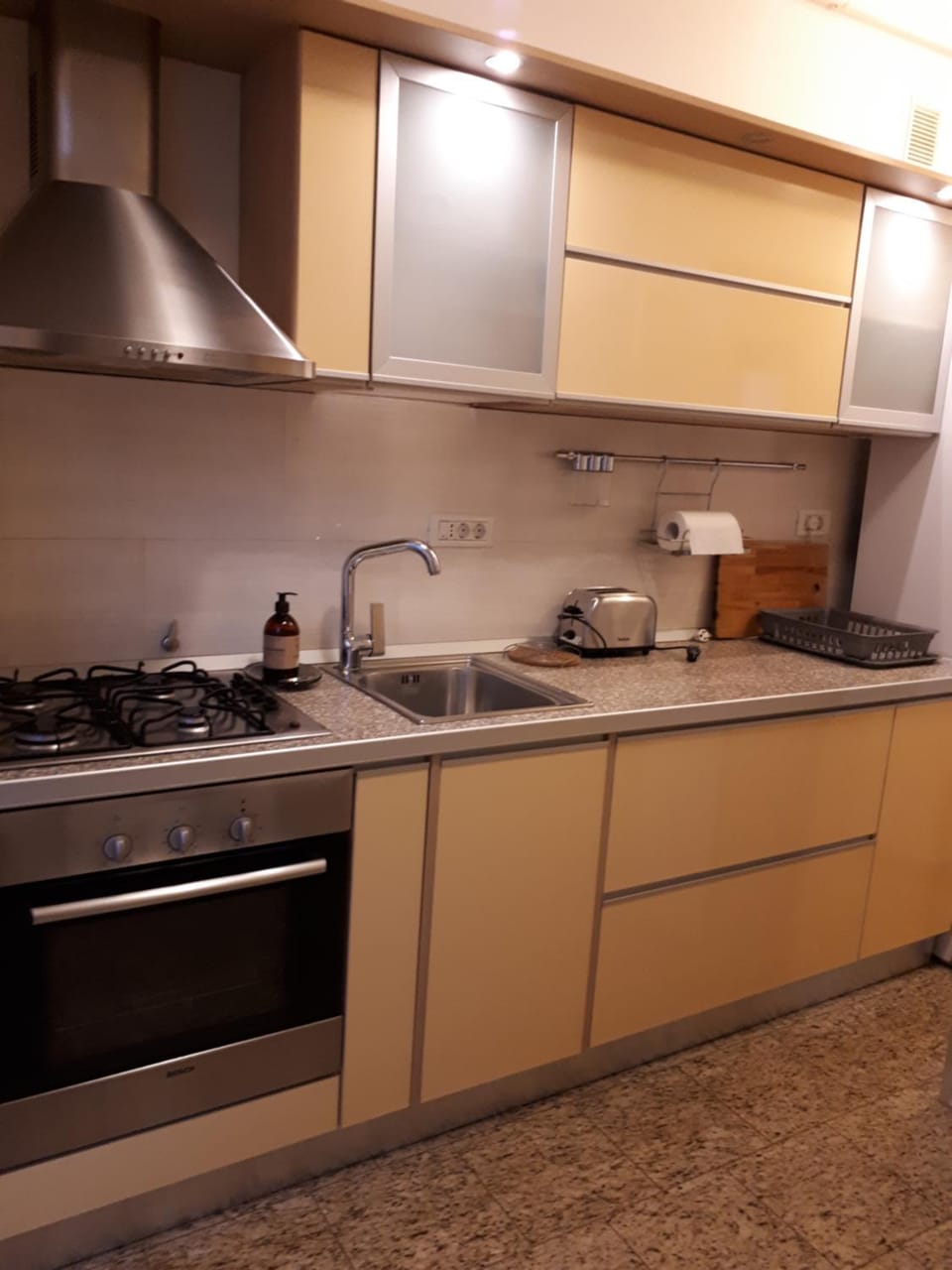 Kitchen or kitchenette, pet friendly, stove