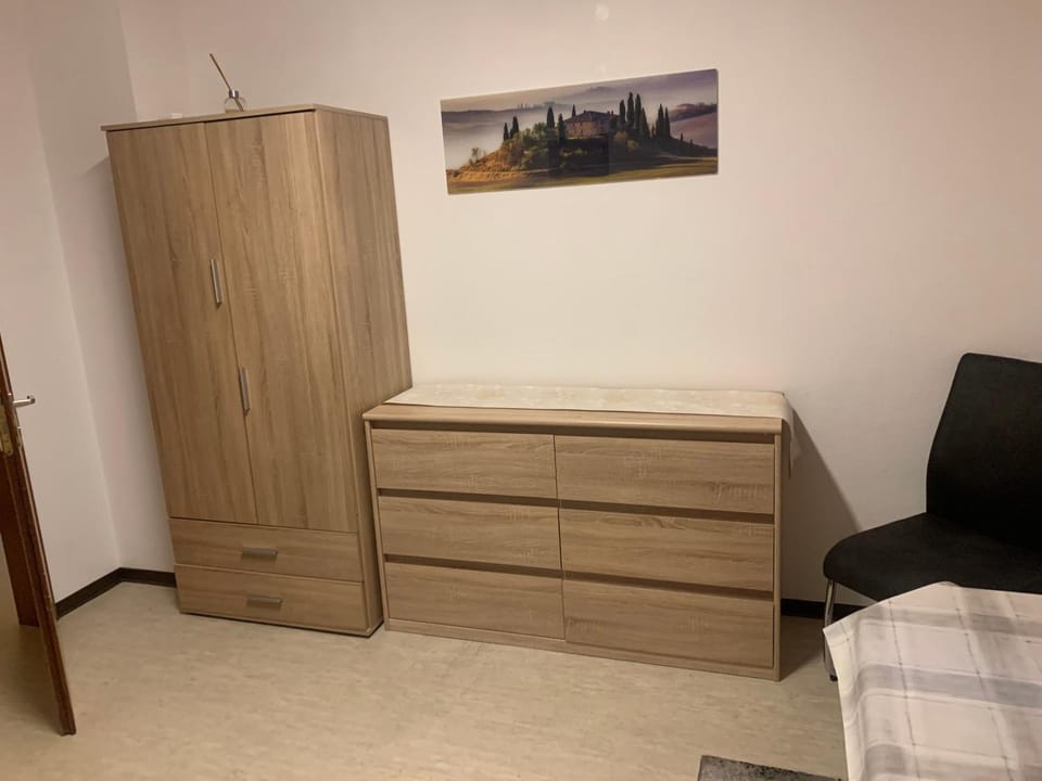 Bedroom, wardrobe