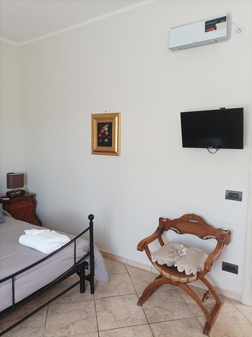 TV and multimedia, Bedroom, air conditioner