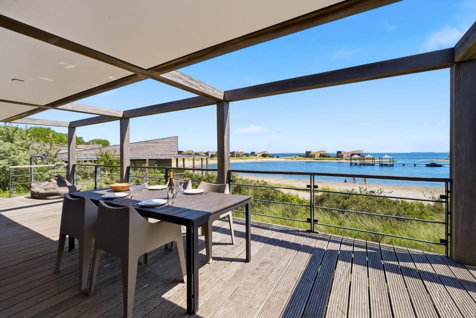 Villa 46 – Panorama | With panoramic water views by the beach Villa in Ouddorp