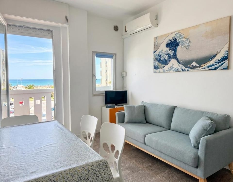 Natural landscape, TV and multimedia, Living room, Dining area, Sea view, air conditioner