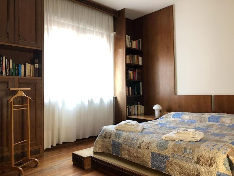 Luxury apartment big lounge fireplace 2 terraces B Apartment in Venice