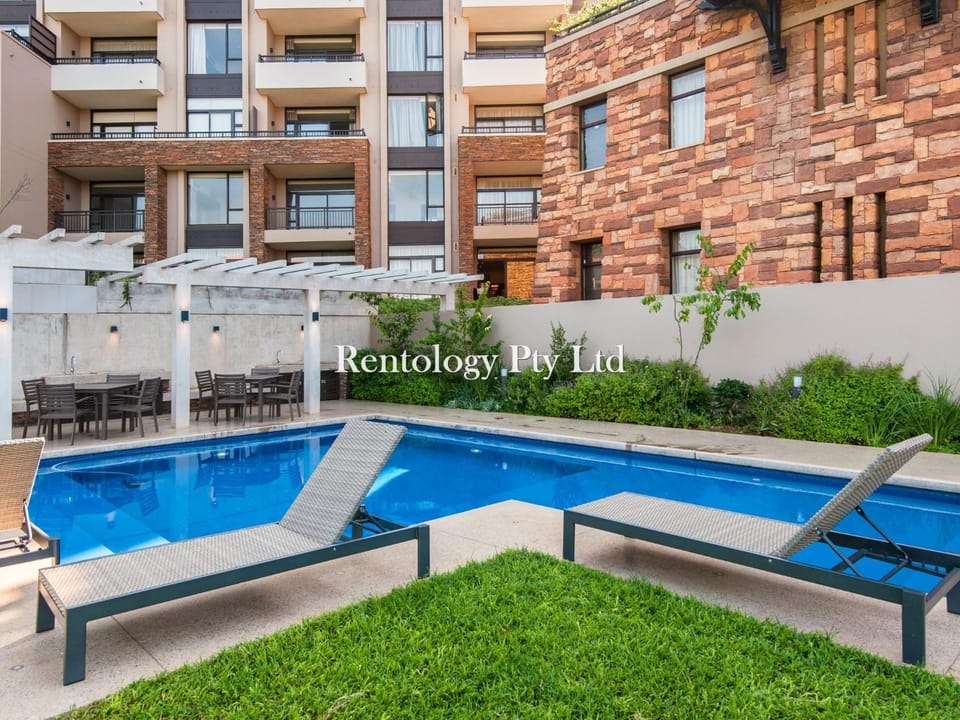 Swimming pool, Swimming pool