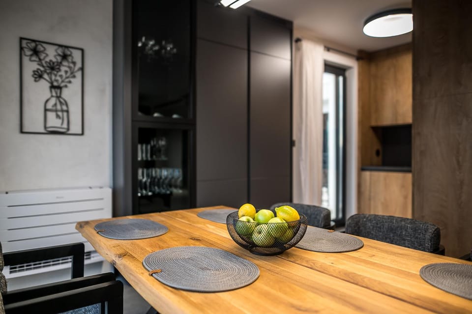 Kitchen or kitchenette, Living room, Dining area