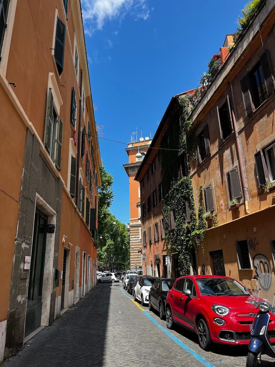 Property building, Day, Neighbourhood, Balcony/Terrace, Street view, Parking