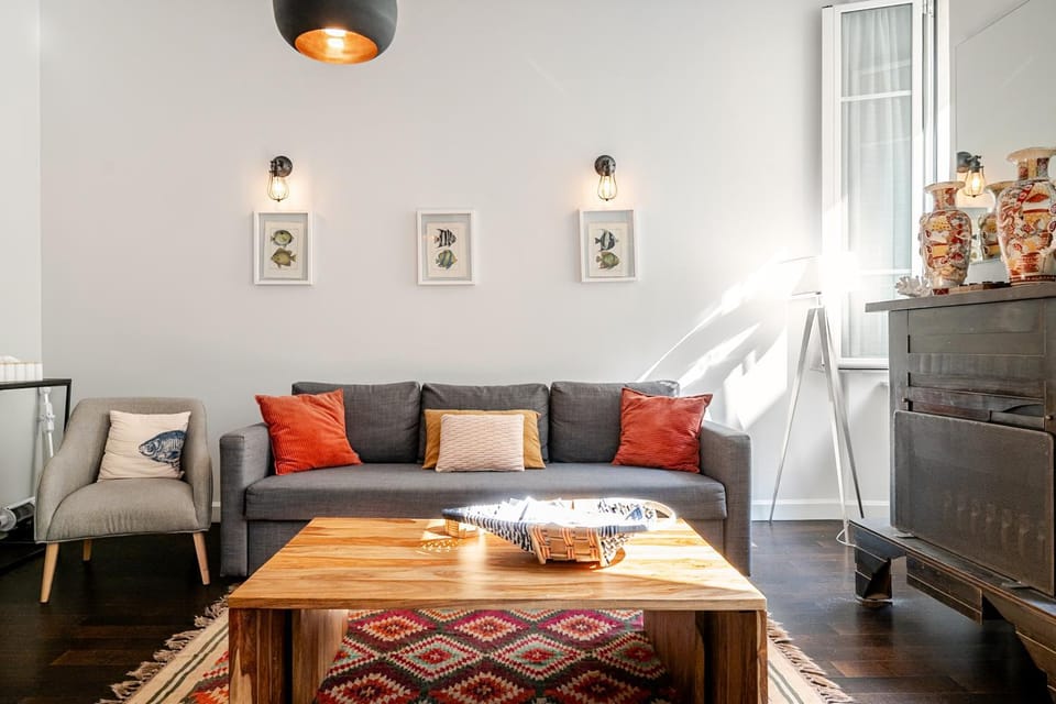 Living room, Seating area