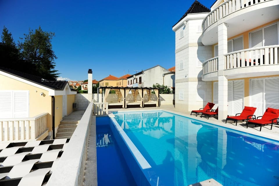 Facade/entrance, Swimming pool