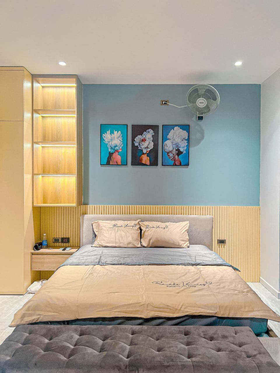Photo of the whole room