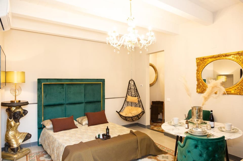 Femme noir Boutique Apartament Fitness e spa Hotel in Caserta