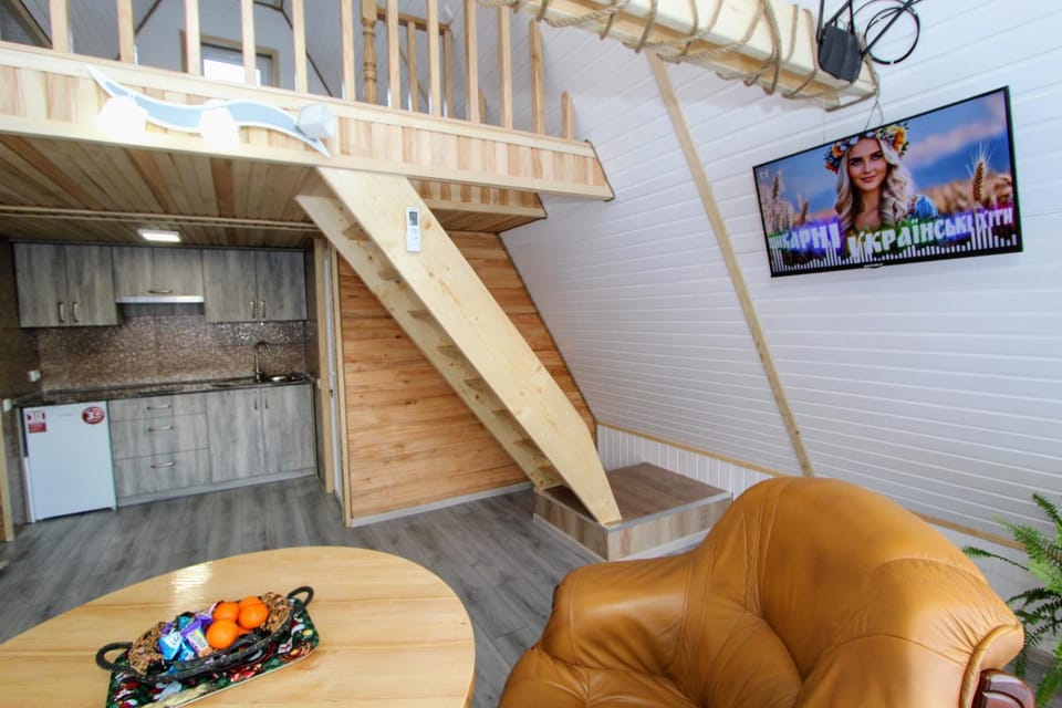Kitchen or kitchenette, Seating area