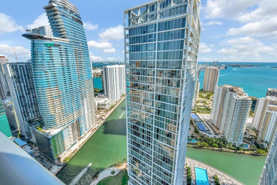 Brickell Luxury 1BR Hotel Tower Bay Views House in Brickell