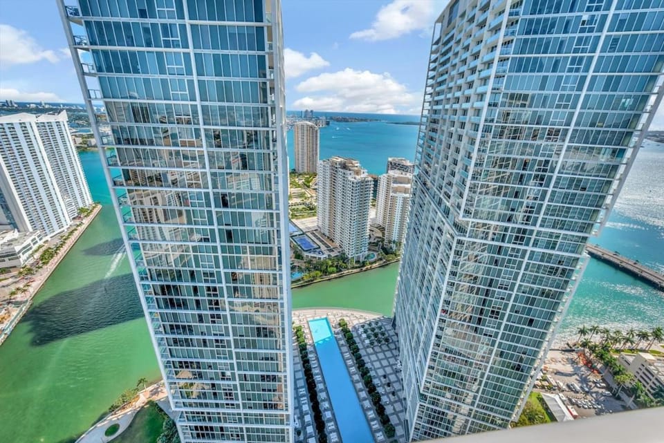 Brickell Luxury 1BR Hotel Tower Bay Views House in Brickell