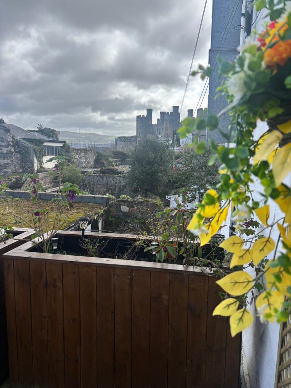 Compton House 1, Sea & Castle Views Apartment in Wales