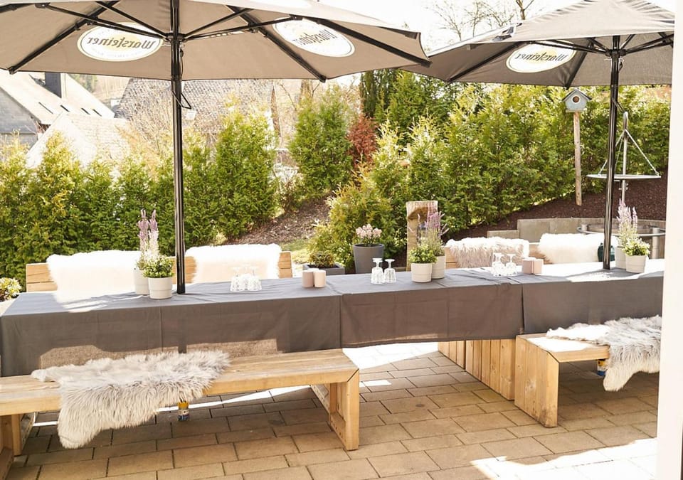BBQ facilities, Garden, Balcony/Terrace, Banquet/Function facilities, Seating area, Garden view