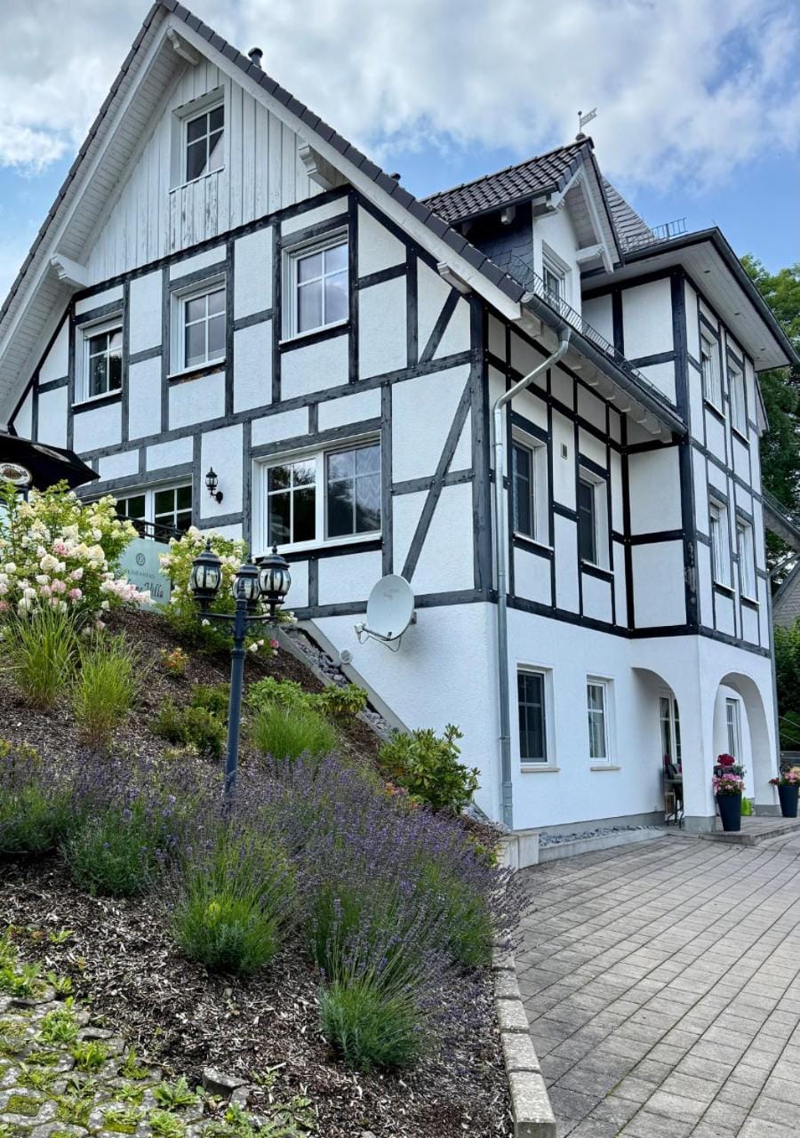 Property building, Day, Garden