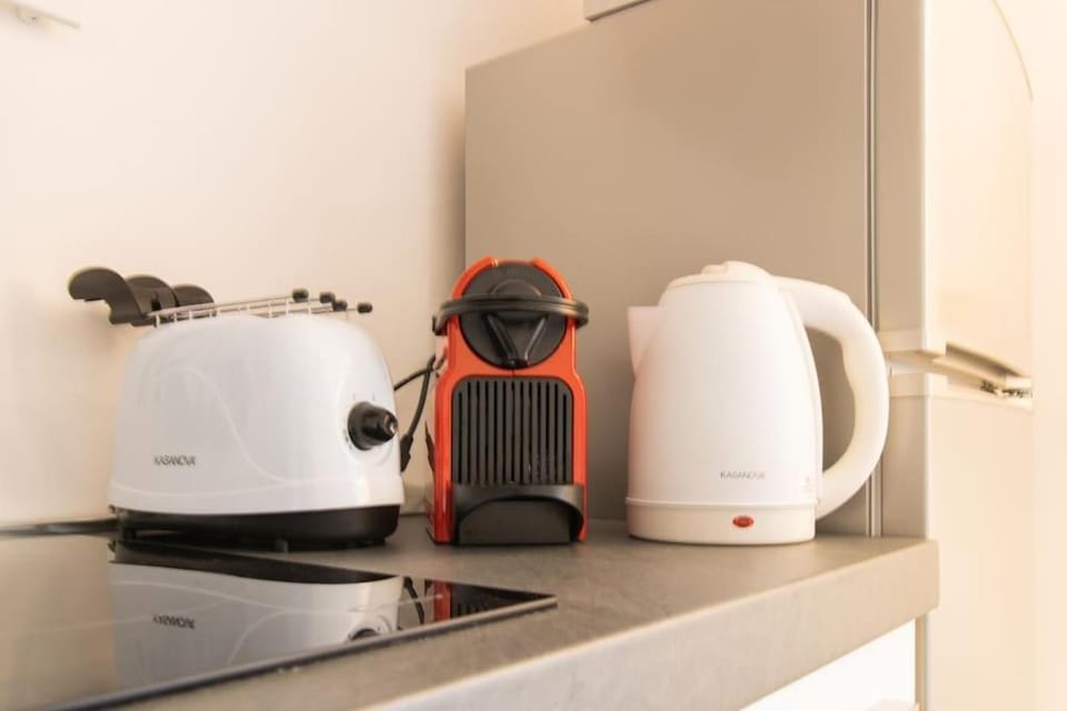 Coffee/tea facilities, toaster