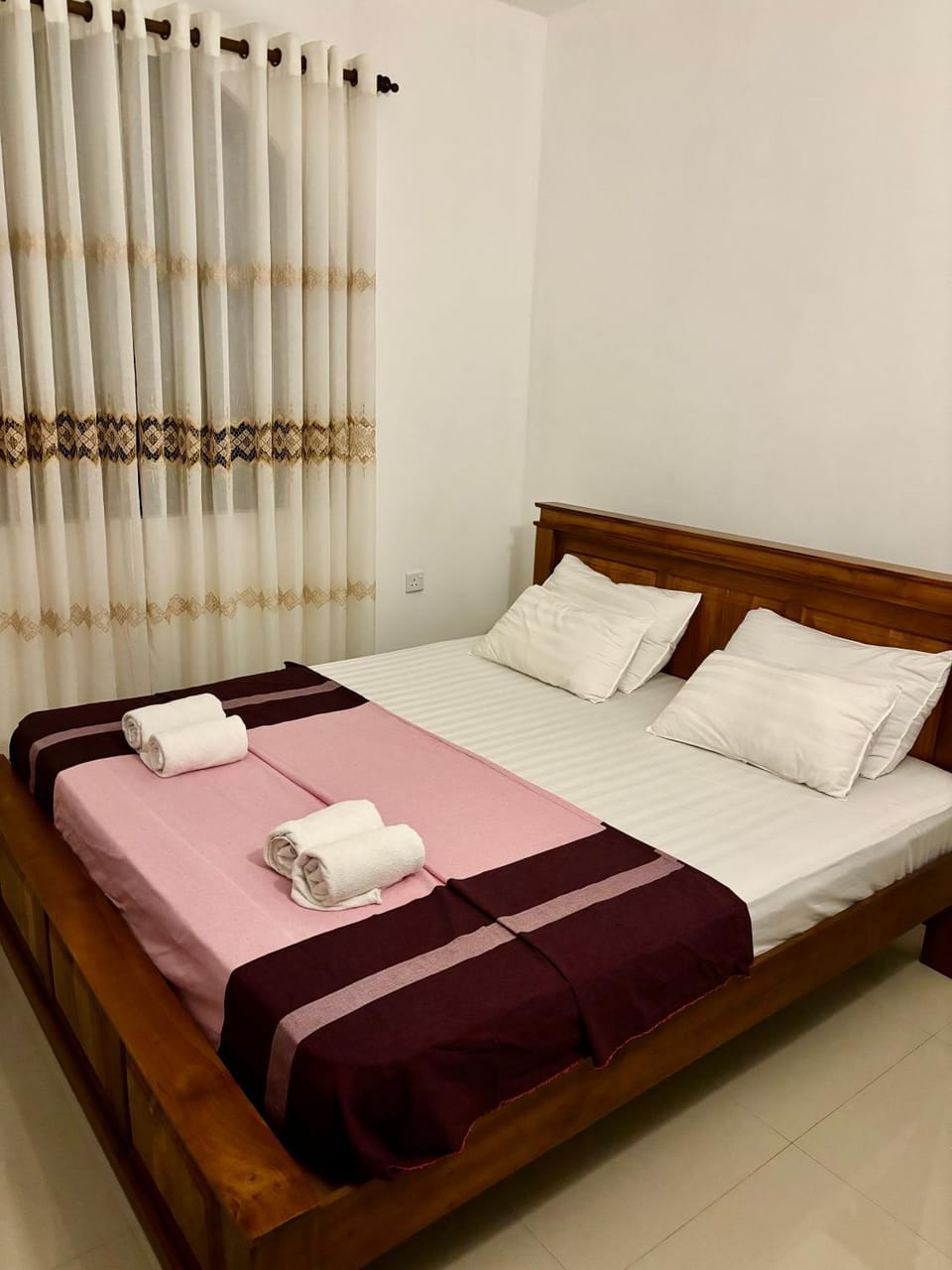 Bed, Photo of the whole room, Bedroom, towels, air conditioner