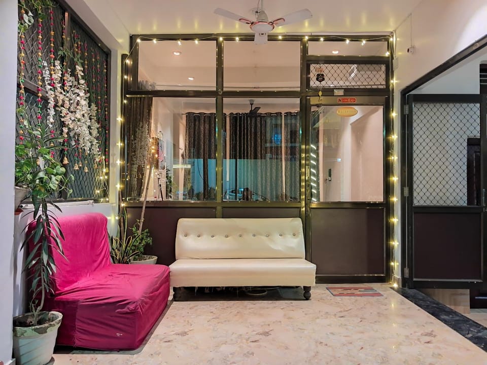 Lobby or reception, Seating area