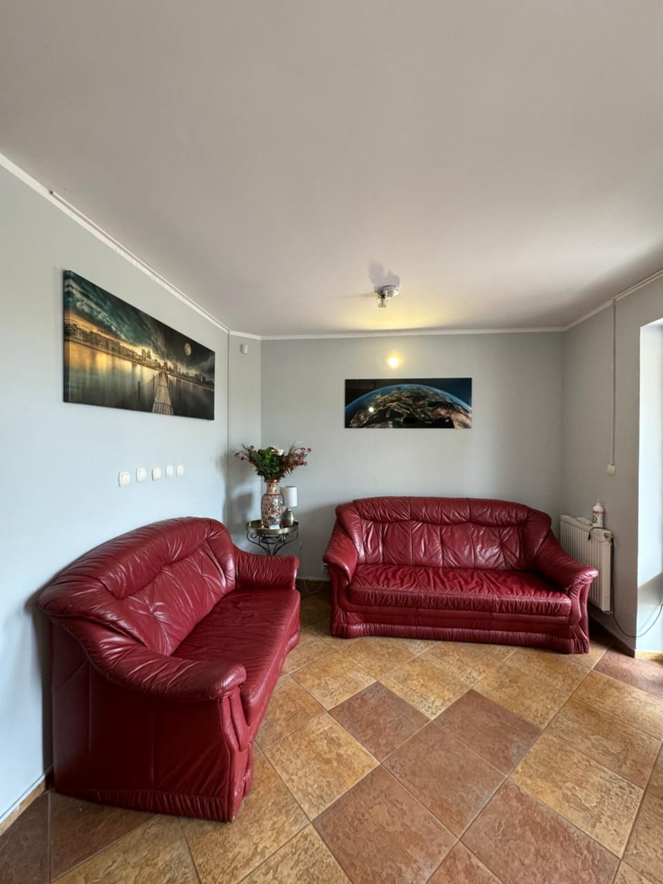 Spring, Day, Lobby or reception, Seating area