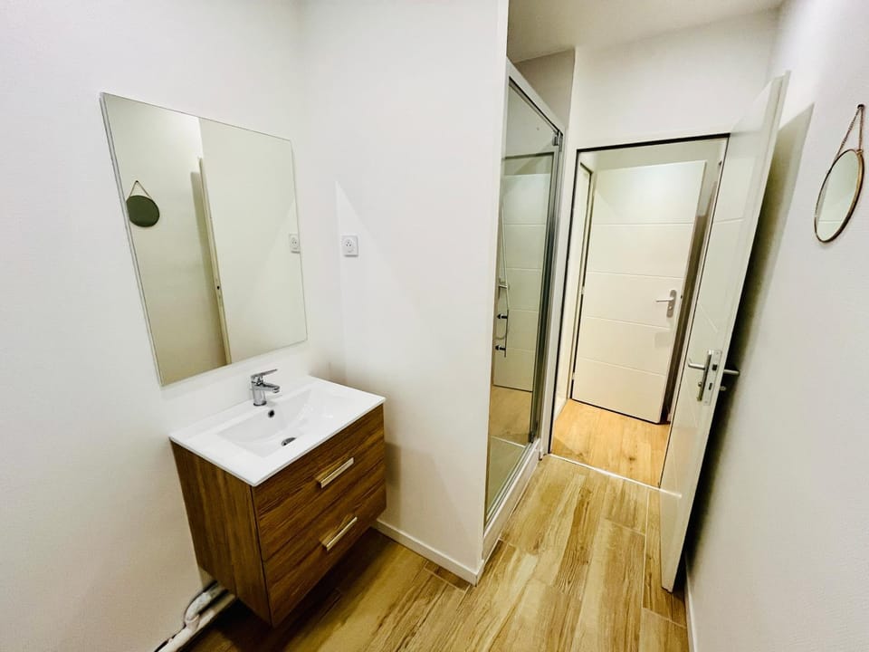Shower, Bathroom