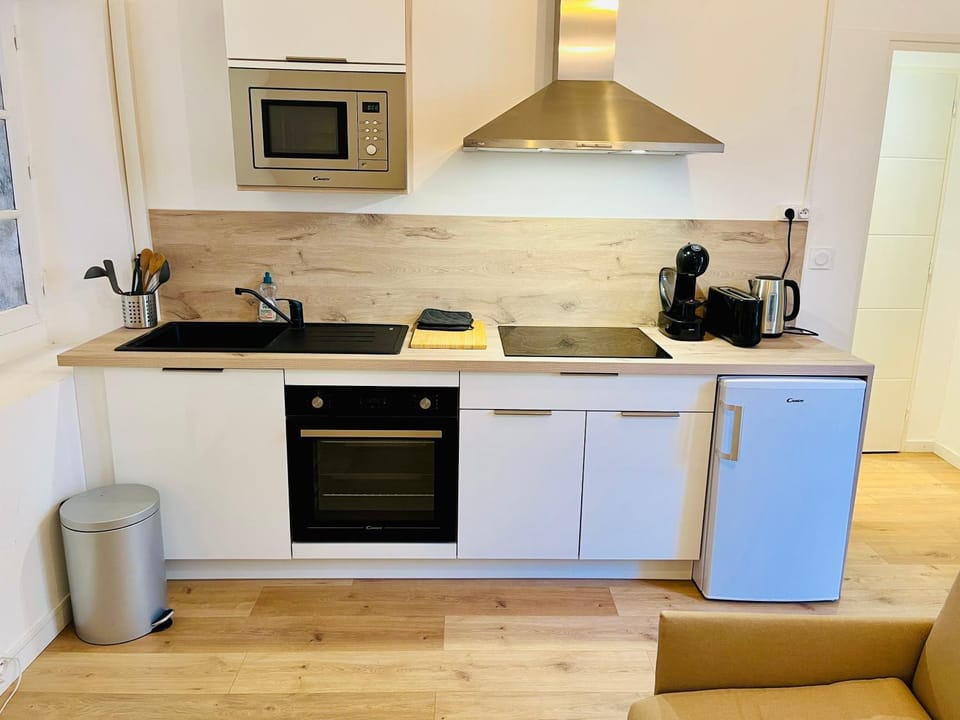 Kitchen or kitchenette, minibar, pet friendly, stove, toaster