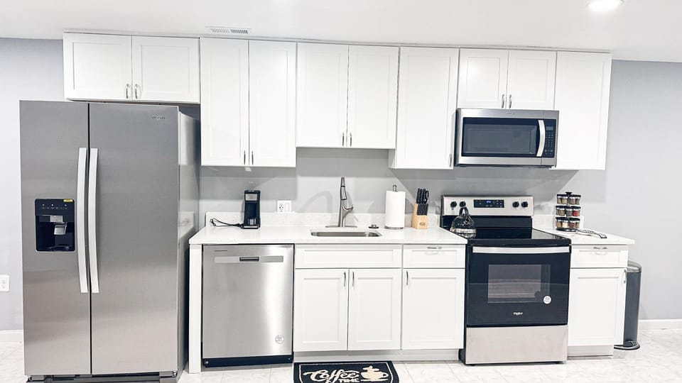Kitchen or kitchenette, dishwasher, minibar, pet friendly, stove, toaster