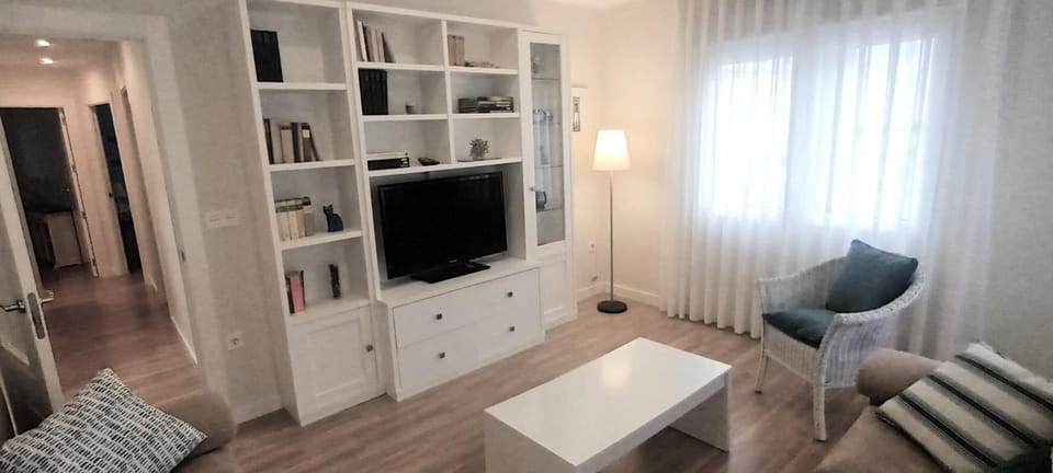 TV and multimedia, Living room, Seating area