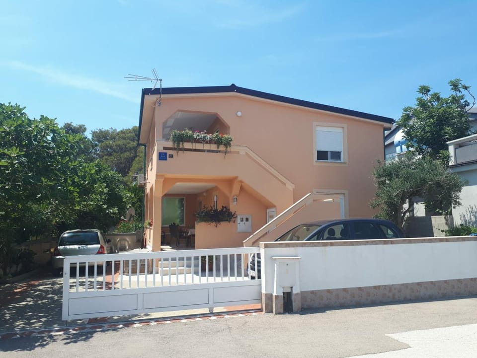 Apartment Tomi Apartment in Zadar County