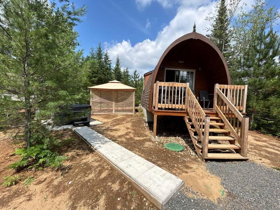 Chalet Alice à louer avec Spa Mauricie Chalet in Saint-Alexis-des-Monts