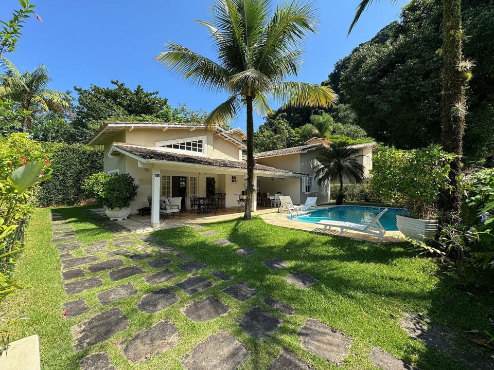 Facade/entrance, Garden, Seating area, Pool view, Swimming pool, Breakfast