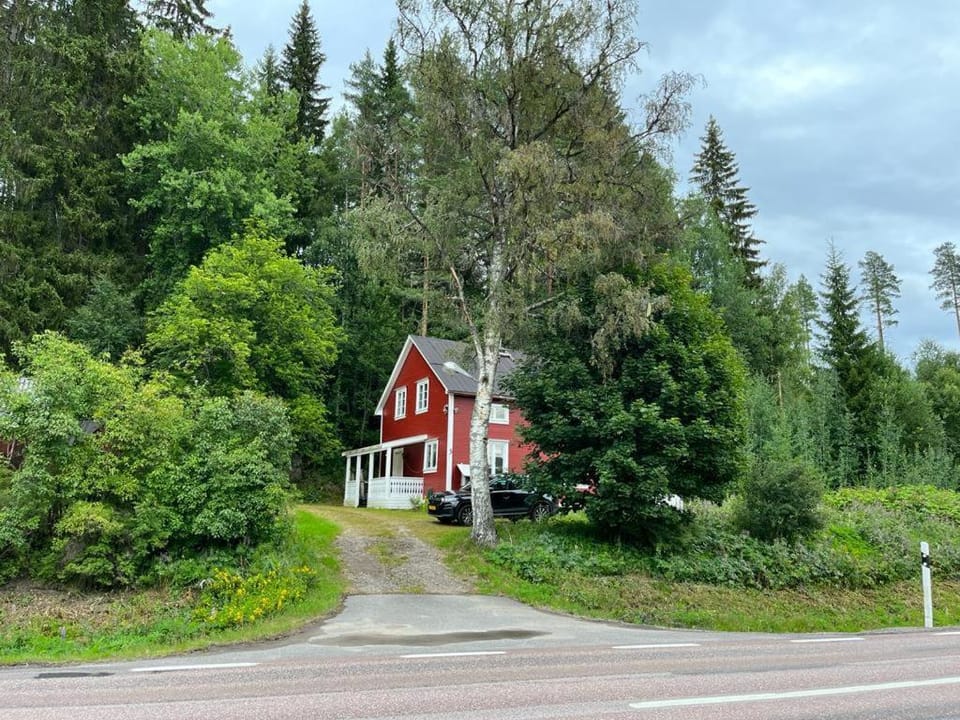 Property building, Day, Natural landscape