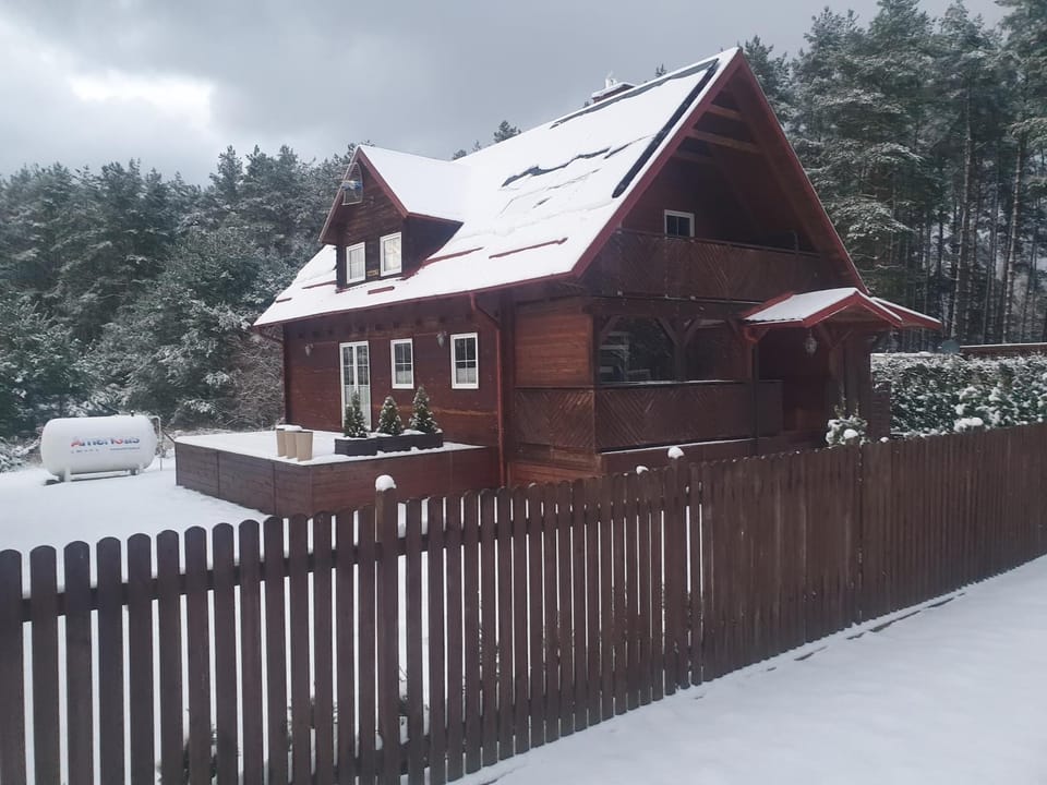 Dom Wakacyjny Ostoja Sosnowa Czarny Młyn House in Pomeranian Voivodeship