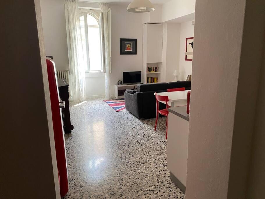 TV and multimedia, Dining area, hair dresser, air conditioner