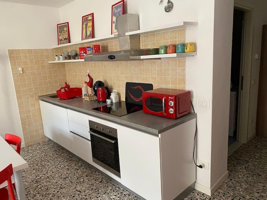 Kitchen or kitchenette, minibar, pet friendly, stove, toaster