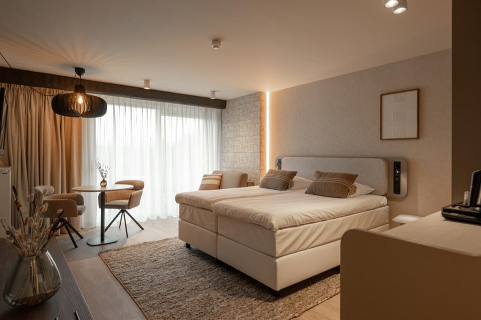 Seating area, Bedroom