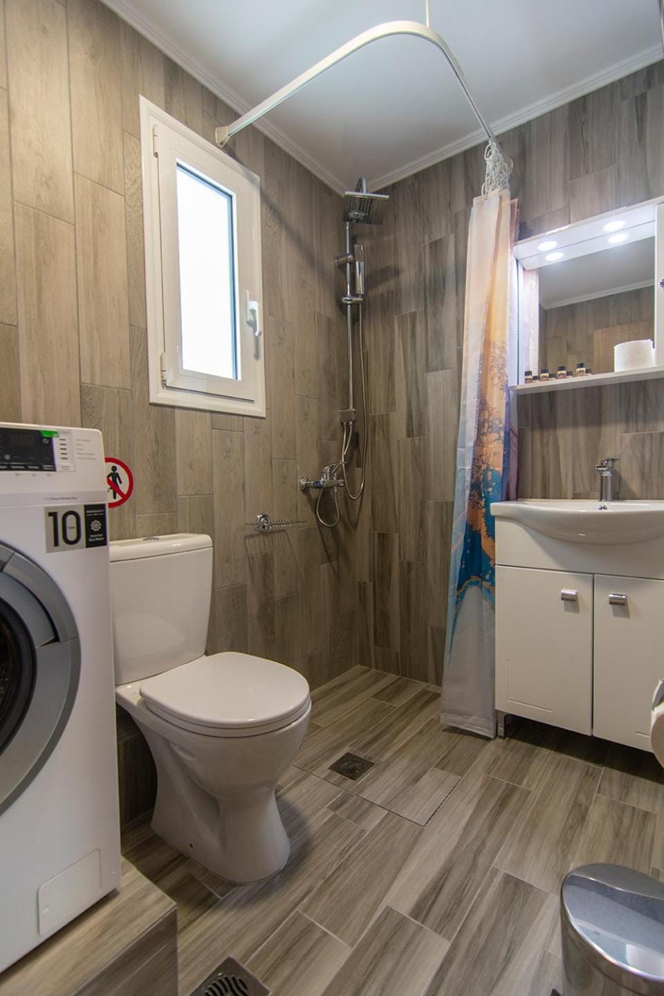 Shower, Toilet, Bathroom, washing machine
