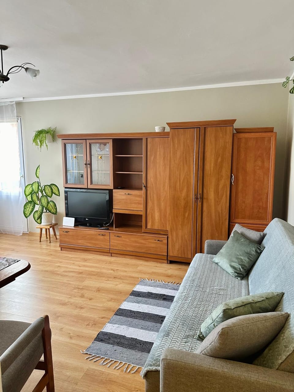 TV and multimedia, Living room, Seating area, Evening entertainment, wardrobe