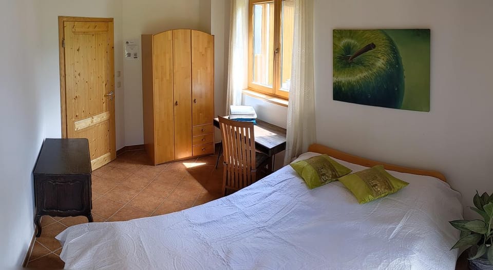 Chalet Weyarn - Doppelzimmer mit Gartenblick Vacation rental in Bavaria