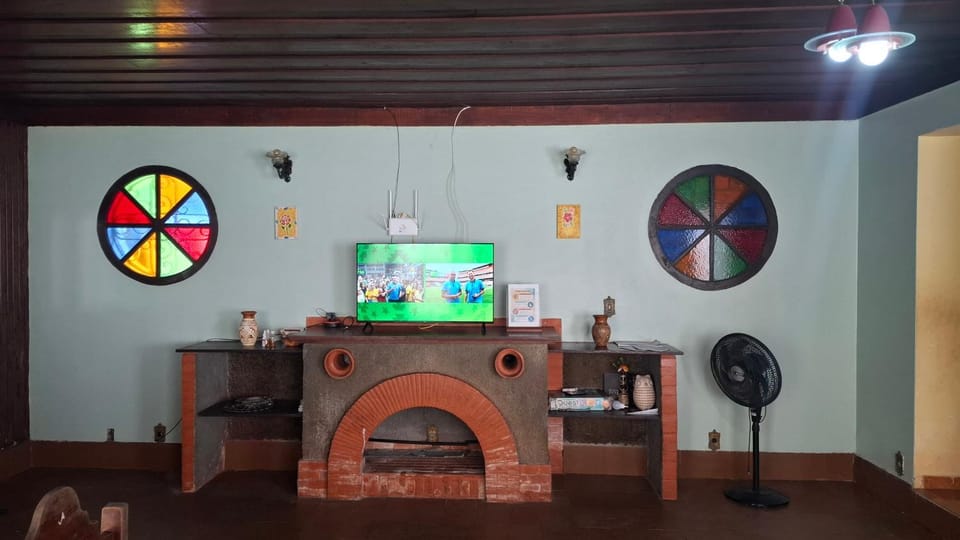 Communal lounge/ TV room, TV and multimedia, fireplace, internet