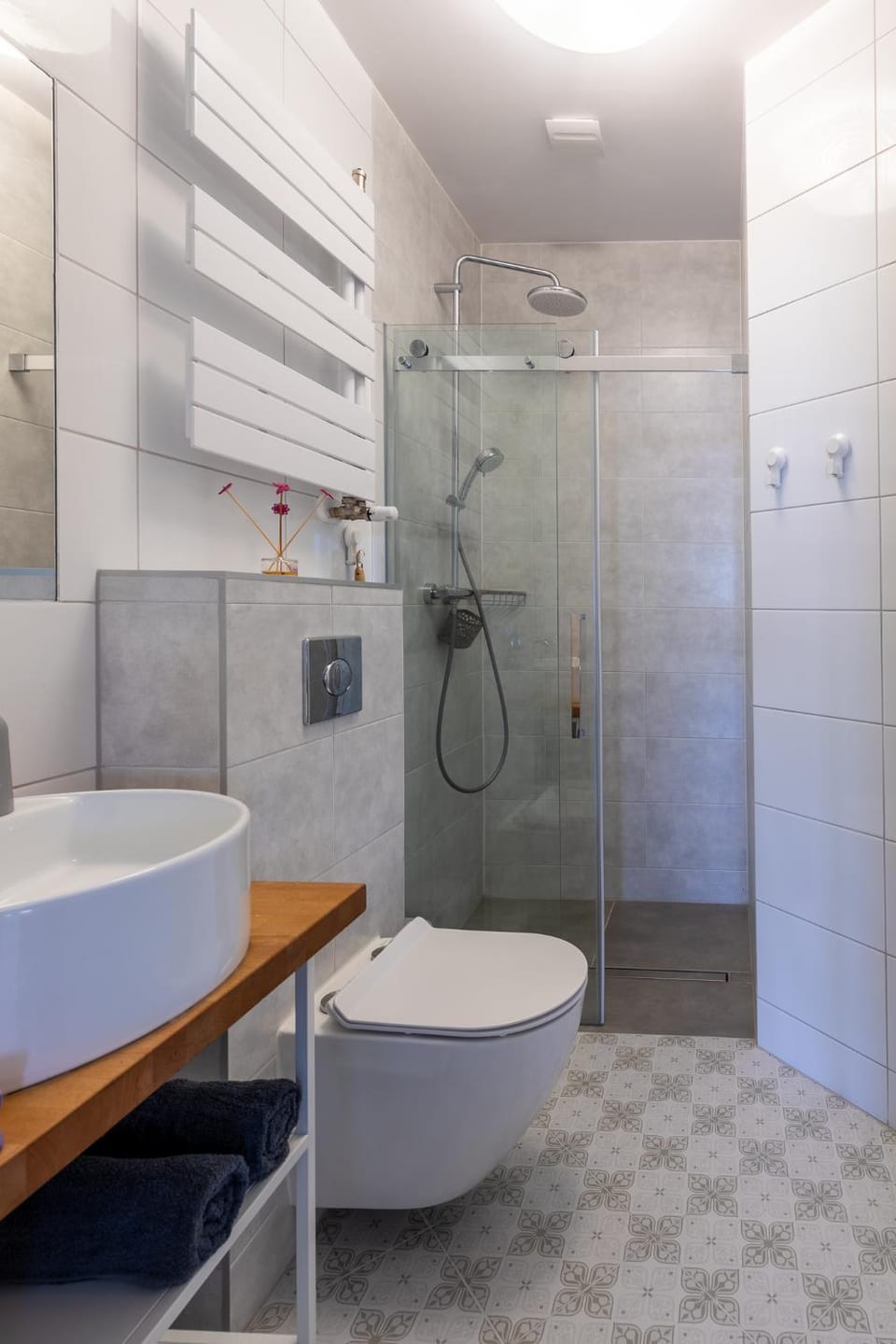 Shower, Toilet, Bathroom